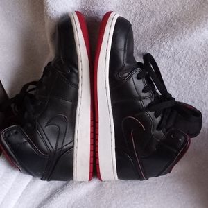 Womens black jordan shoes size 5.5 us